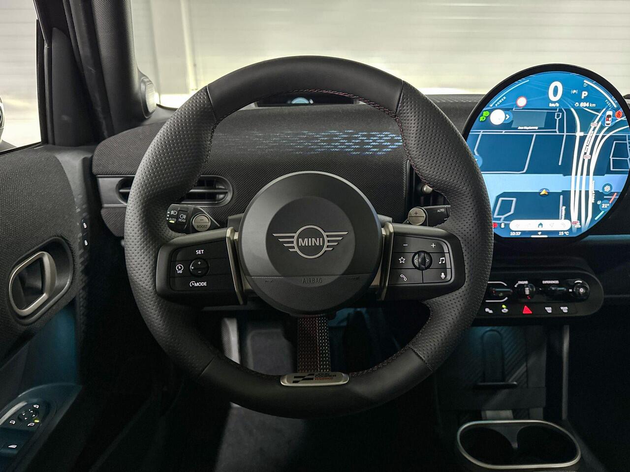 Mini MINI 5-deurs C | John Cooper Works Uitvoering | Pakket M | 17" Sprint Spoke black