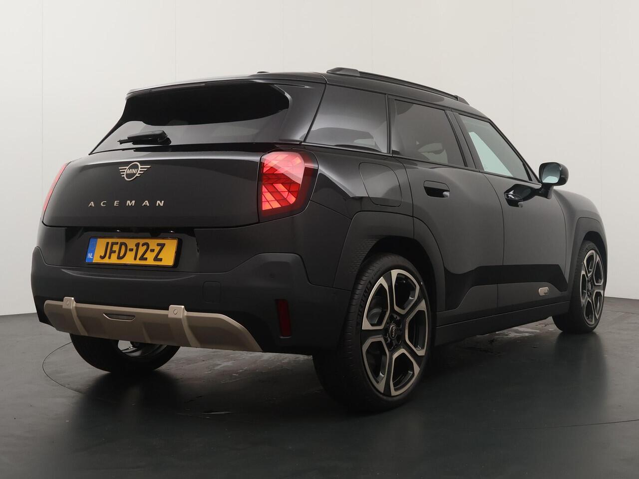 Mini MINI Aceman E Classic L 42.5 kWh | Stuur-stoelverwarming | Harman & Kardon | Panoramadak |