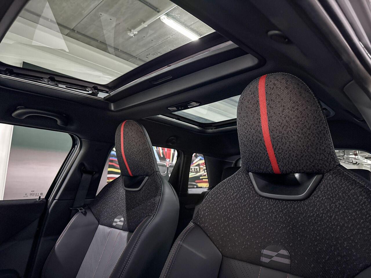 Mini MINI 5-deurs C | John Cooper Works Uitvoering | Pakket M | 17" Sprint Spoke black | Selections