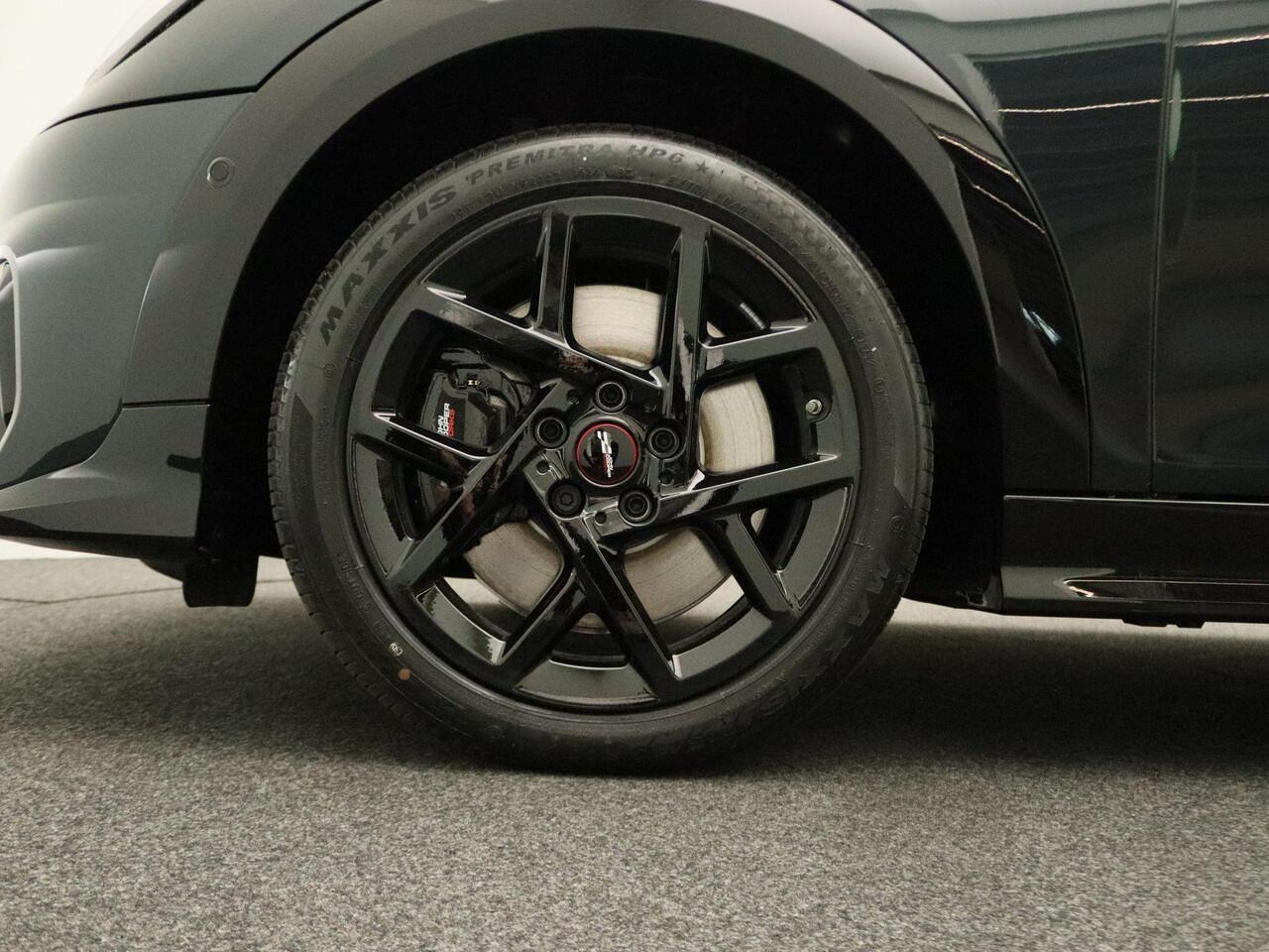 Mini MINI S 5-deurs John Cooper Works Uitvoering | Glazen Panoramadak | Stuur- en stoelverwarming | Head-Up Display | Comfort Access