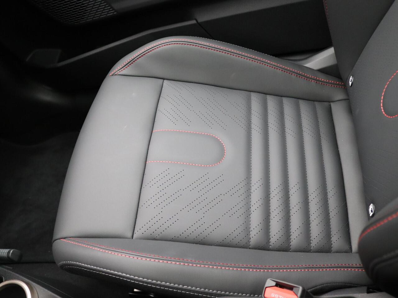 Mini MINI 3-deurs S John Cooper Works Trim + Package XL + Glazen panoramadak + Harman Kardon + Driving Assistant Plus + Parking Assistant Plus + Stuurwielrand verwarmd + 18''