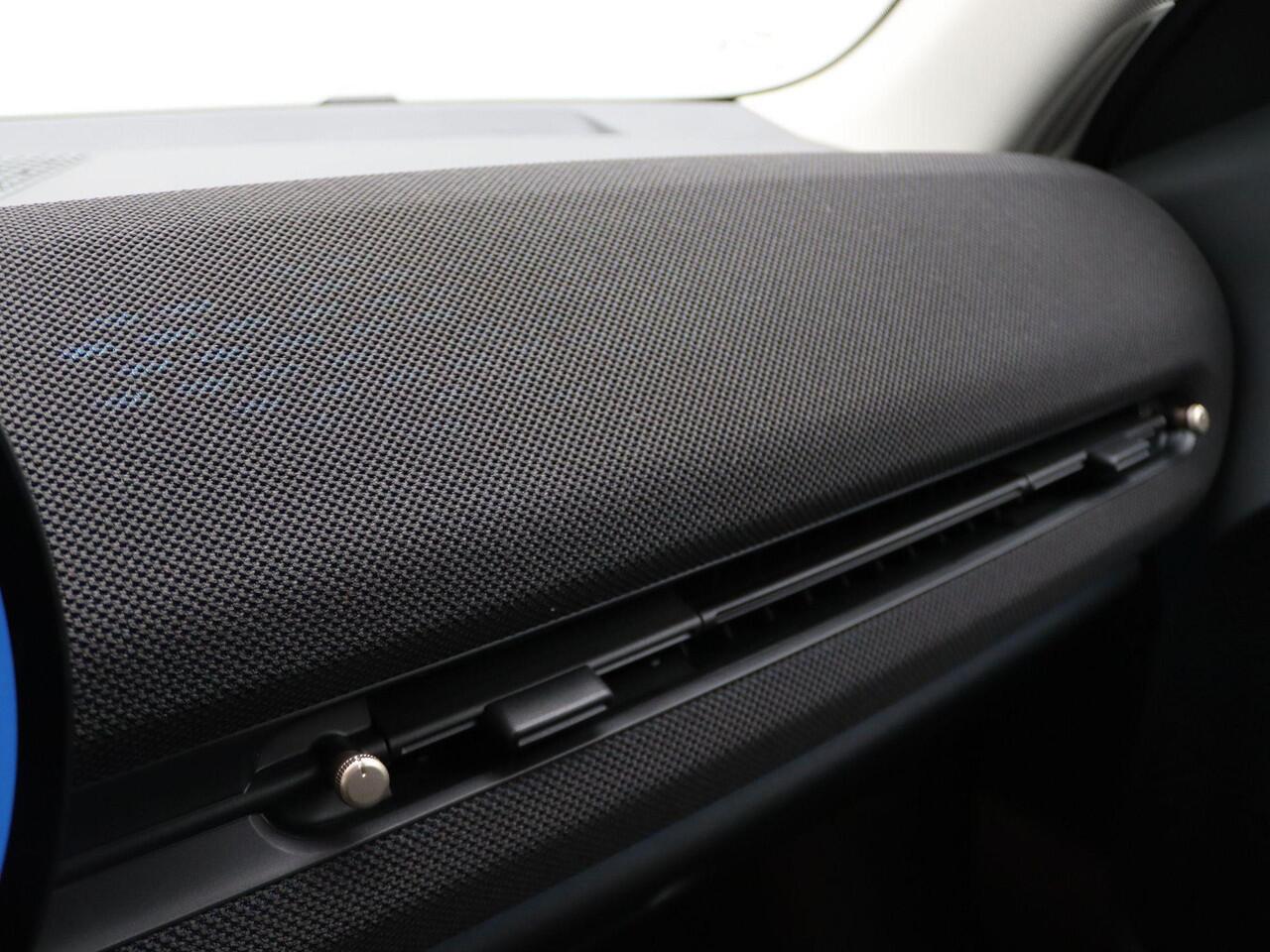 Mini MINI Aceman E Classic Trim + Package S + Driving Assistant + Parking Assistant + Comfort Acces + Stuurwielrand verwarmd + 18''