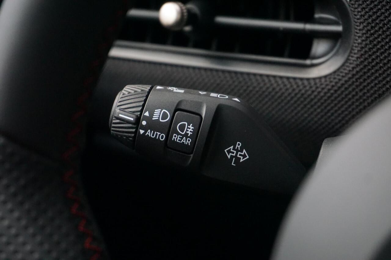 Mini MINI 3-deurs S John Cooper Works Trim + Package XL + Glazen panoramadak + Harman Kardon + Driving Assistant Plus + Parking Assistant Plus + Stuurwielrand verwarmd + 18''