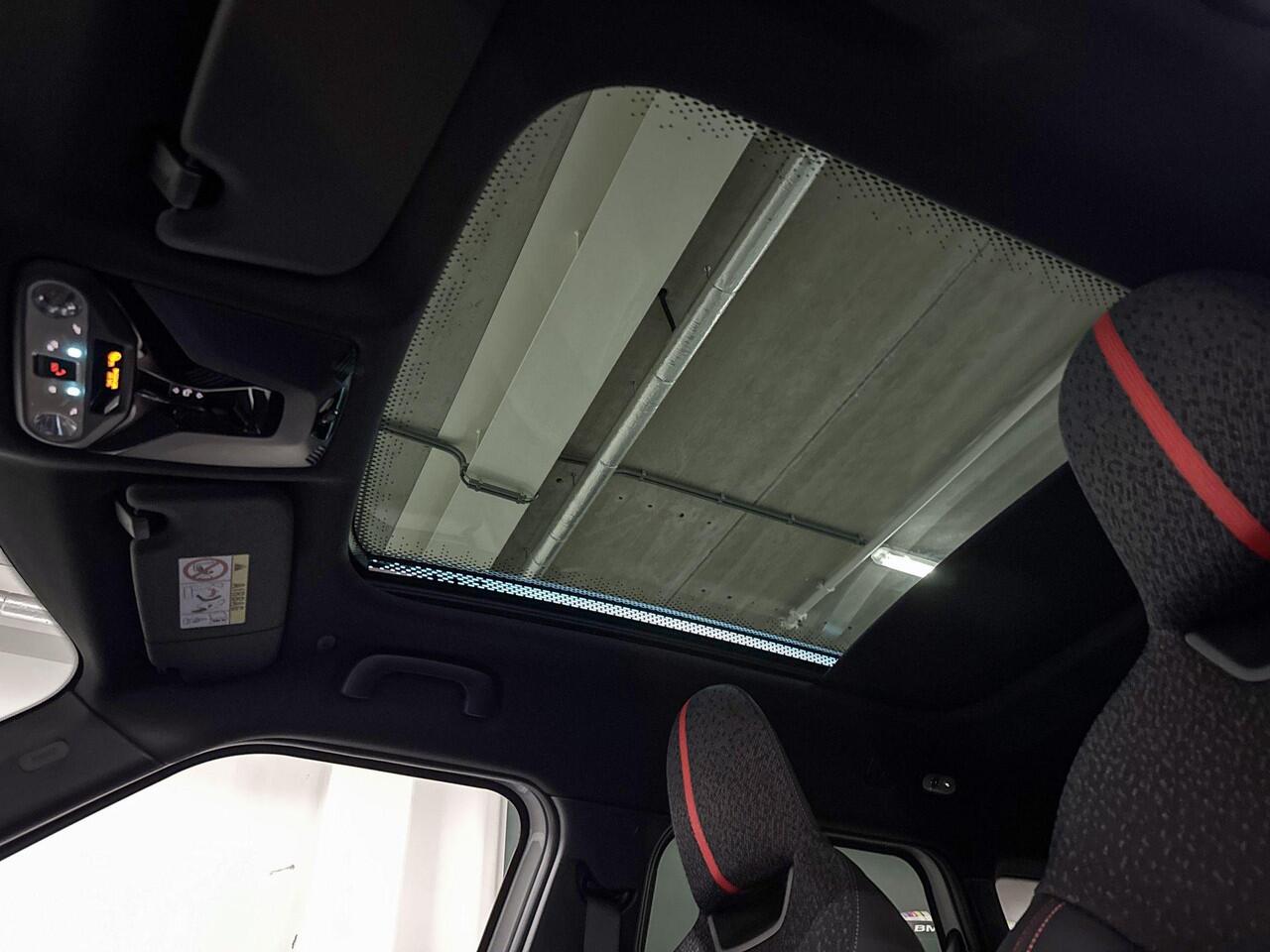 Mini MINI Aceman E | John Cooper Works Uitvoering | Pakket XL | 19" JCW Lap Spoke 2-tone