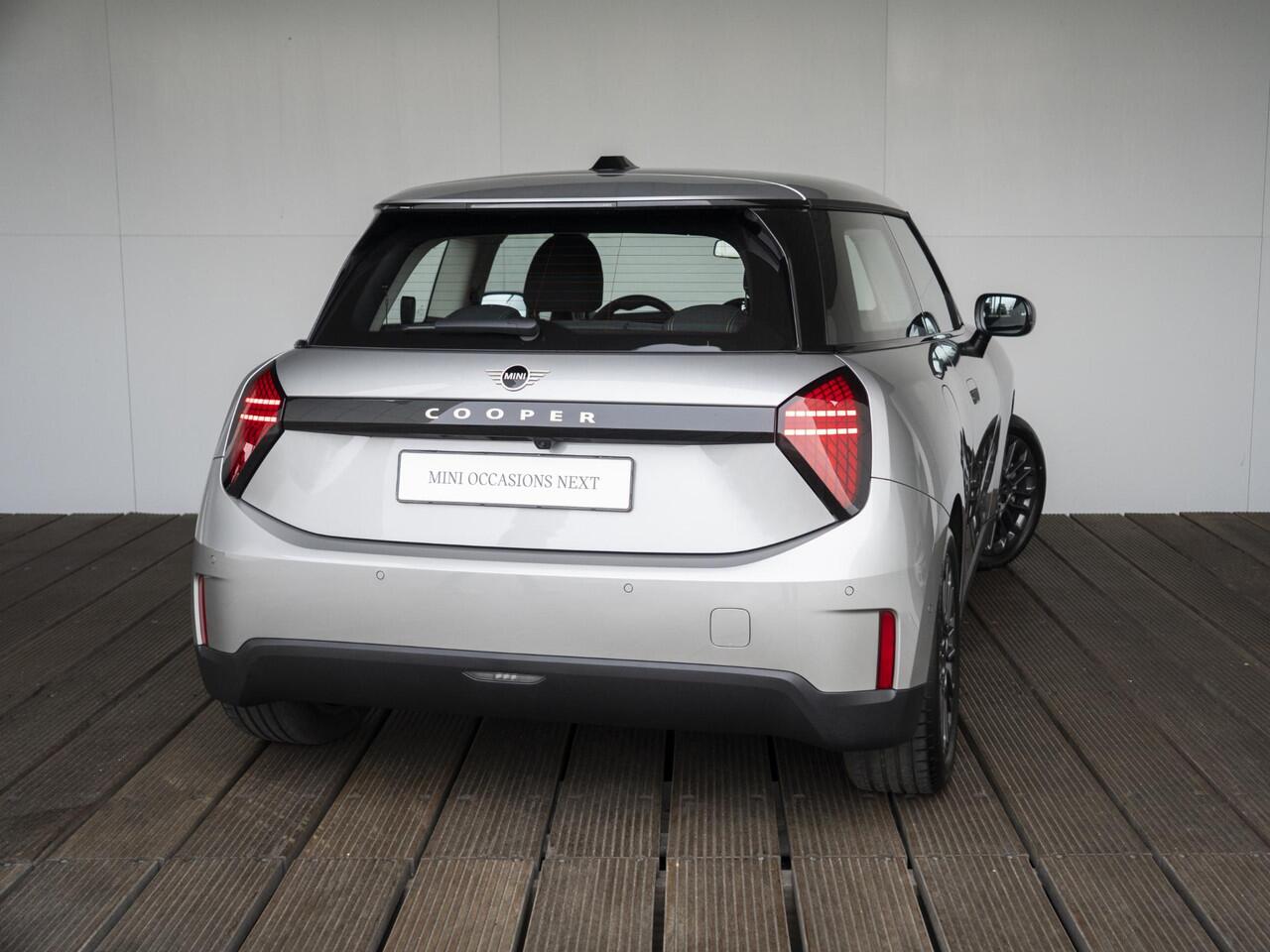 Mini MINI 3-deurs E Essential + 17" U-Spoke grey + LED-koplampen