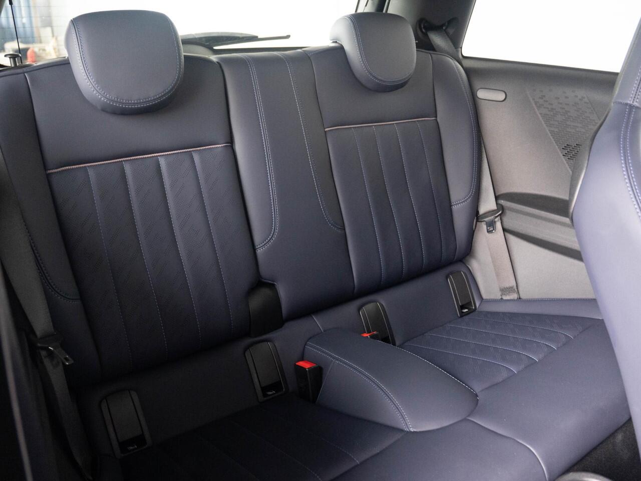 Mini MINI 3-deurs C Favoured Trim + Package M