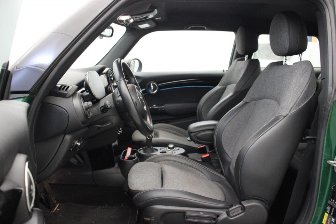 Mini MINI Business Edition 33 kWh - Carplay, Navi, Half Leer, Cruise, Clima, SOH 97%