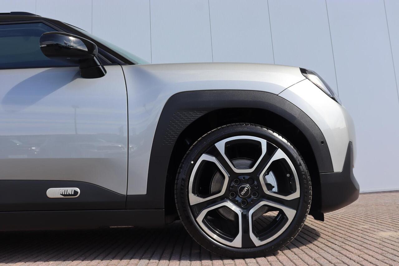 Mini MINI Aceman E | Favoured M Stuurwiel verwarming/ Comfort Access/ panoramadak/ Head-Up Display/ Stoelverwarming