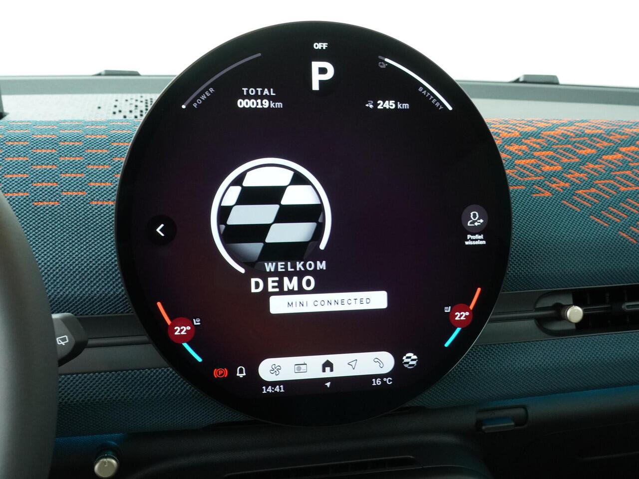 Mini MINI Aceman E Classic L 42.5 kWh | Stuur-stoelverwarming | Harman & Kardon | Panoramadak |