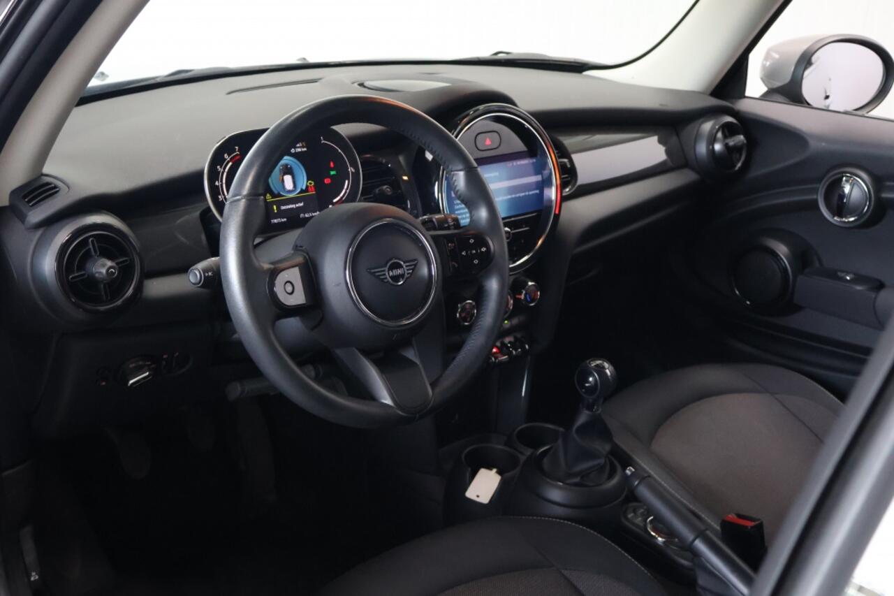 Mini MINI 1.5 One First Essential | LED | Carplay | 17" LM