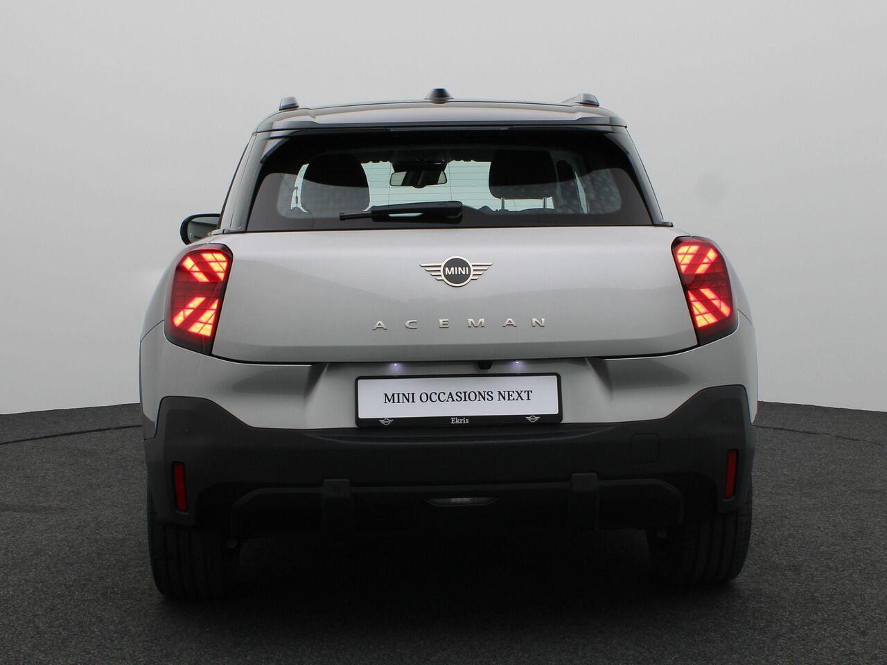 Mini MINI Aceman E Classic Trim + Package S + Driving Assistant + Parking Assistant + Comfort Acces + Stuurwielrand verwarmd + 18''