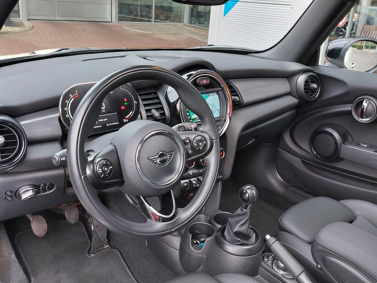 Mini MINI 1.5 136pk Cooper Chili | Navi | Apple Carplay | Clima | Cruise | Panorama Schuifdak | Lederen Bekleding | Led Koplampen | Keyless Entry | Pdc | Privacy Glass | 17''lm