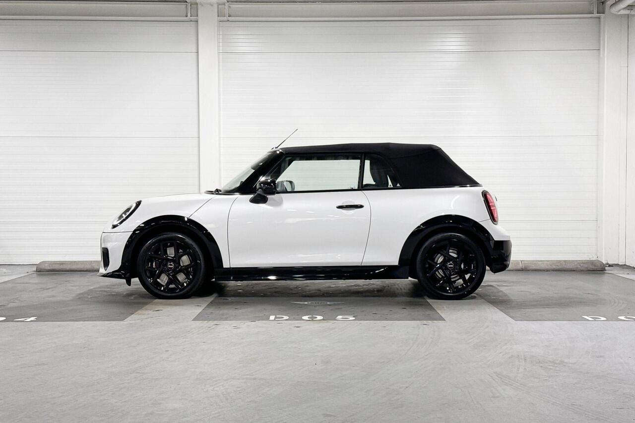 Mini MINI Cabrio C | John Cooper Works Uitvoering | Pakket M | 17" JCW Sprint Spoke Black Jet Black