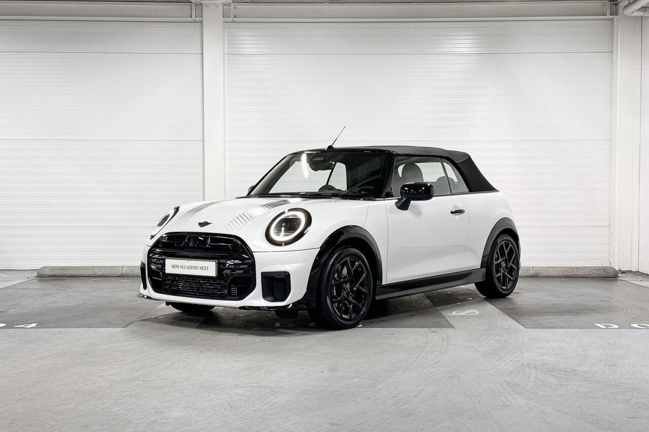 Mini MINI Cabrio C | John Cooper Works Uitvoering | Pakket M | 17" JCW Sprint Spoke Black Jet Black