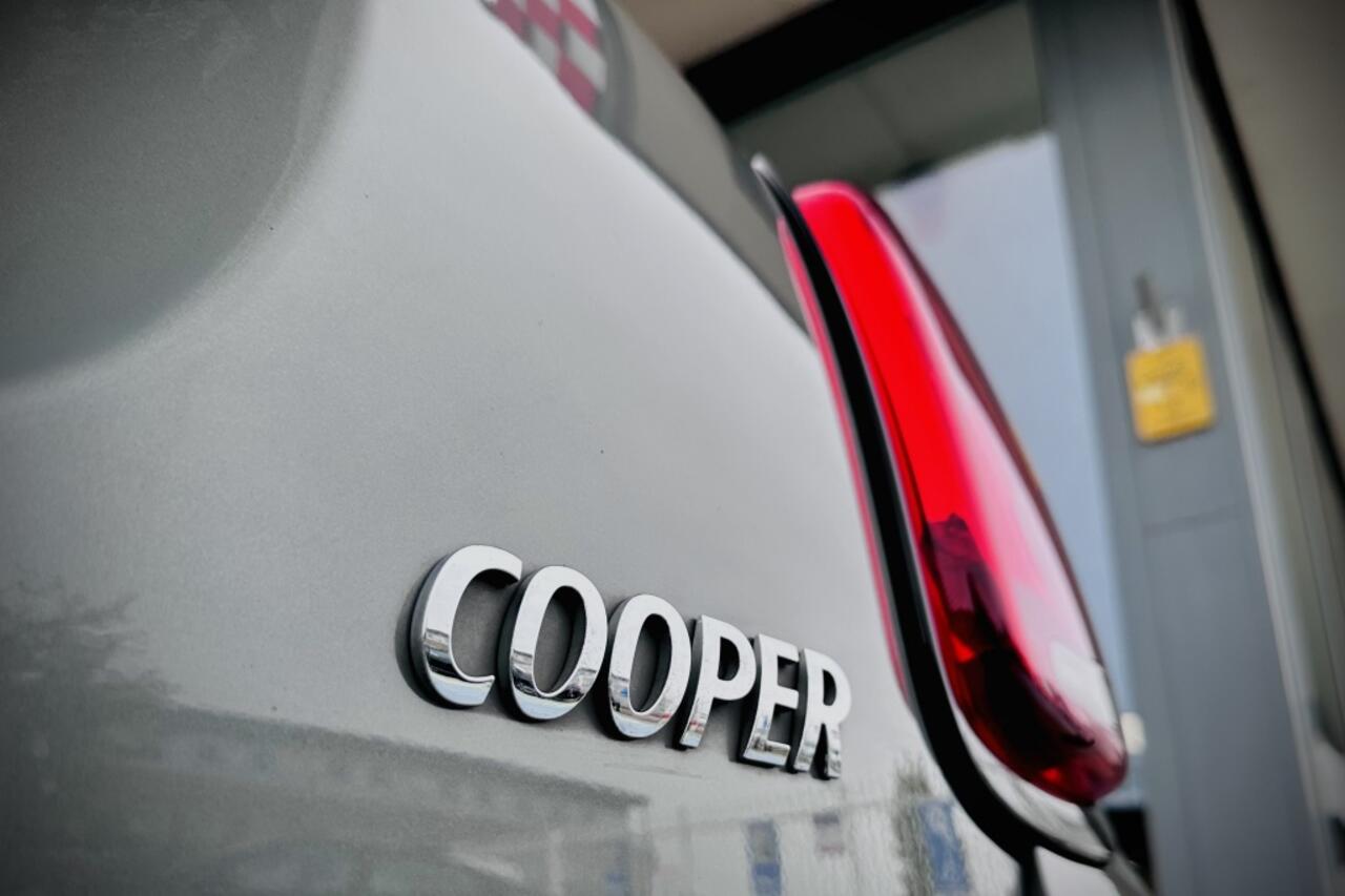 Mini MINI 1.5 Cooper | JCW | SCHUIFDAK | LED | NL AUTO