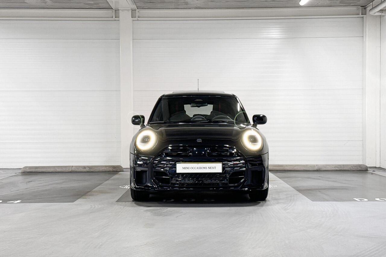 Mini MINI 5-deurs C | John Cooper Works Uitvoering | Pakket M | 17" Sprint Spoke black | Selections