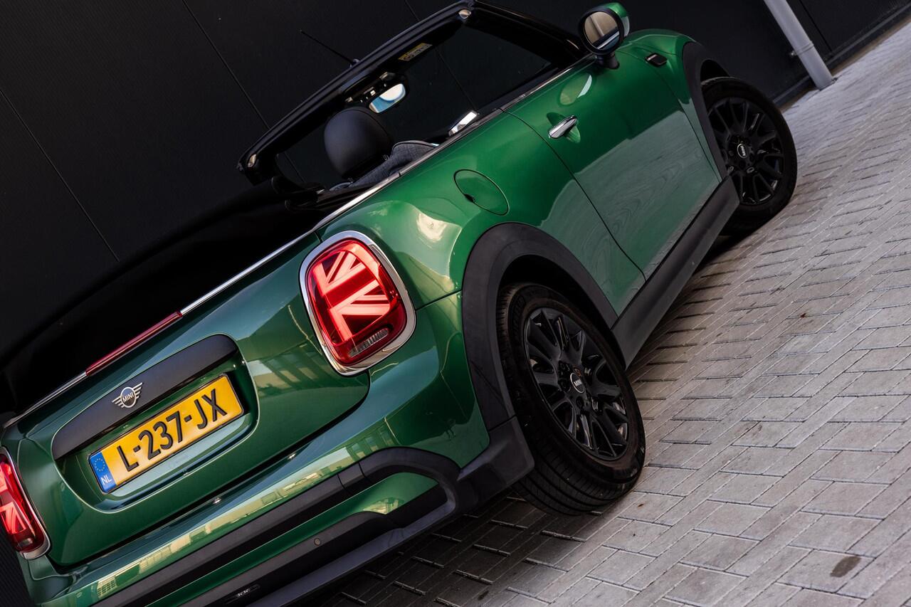 Mini ONE Mini Cabrio 1.5 Classic | LED | DAB | Mini Visueel Boost | Sportstoelen | Zicht-Pakket | Connected Navigation | PDC |