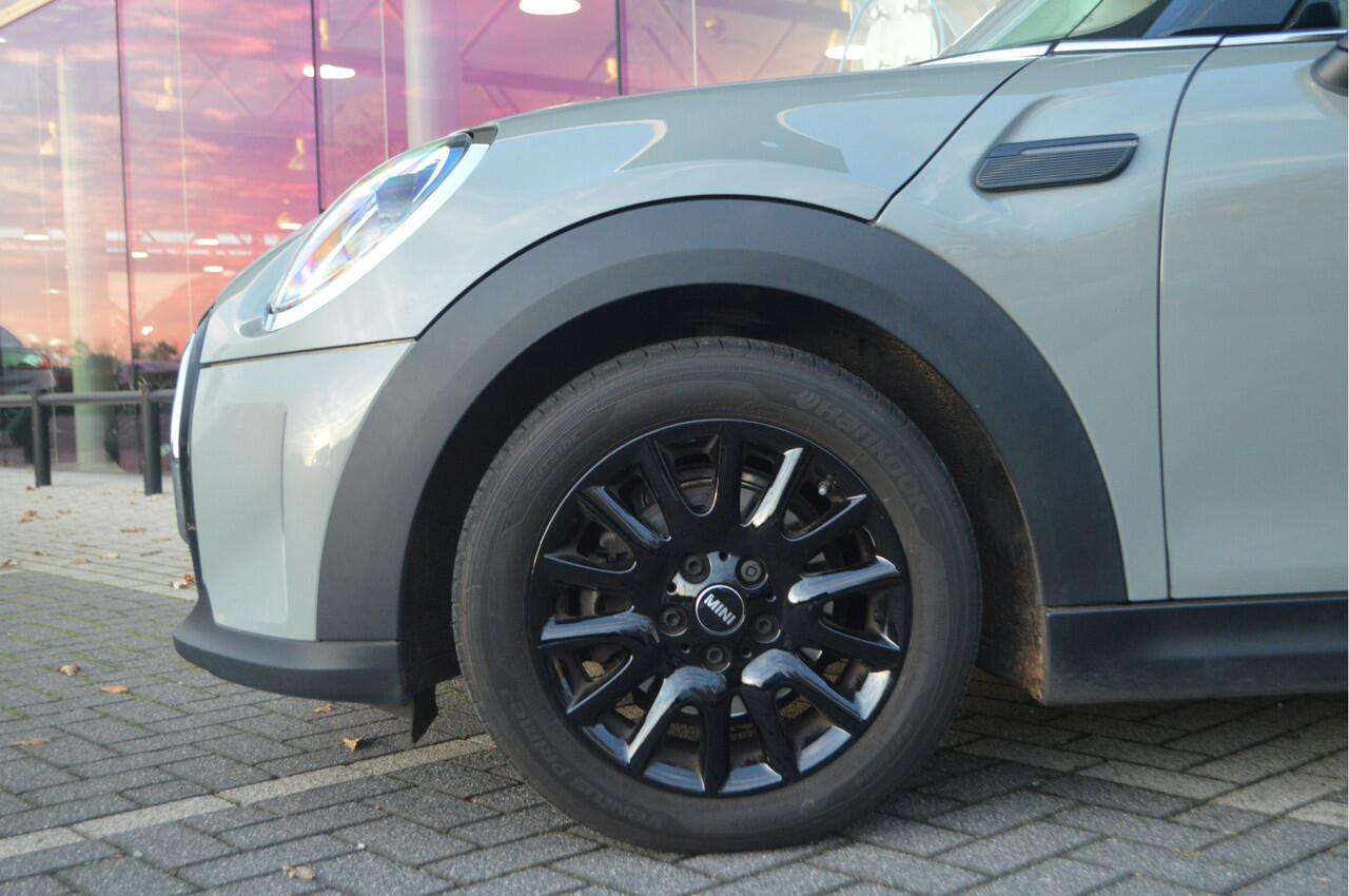 Mini ONE Hatchback / Essential / LED / Navigatie / Airconditioning / Cruise Control