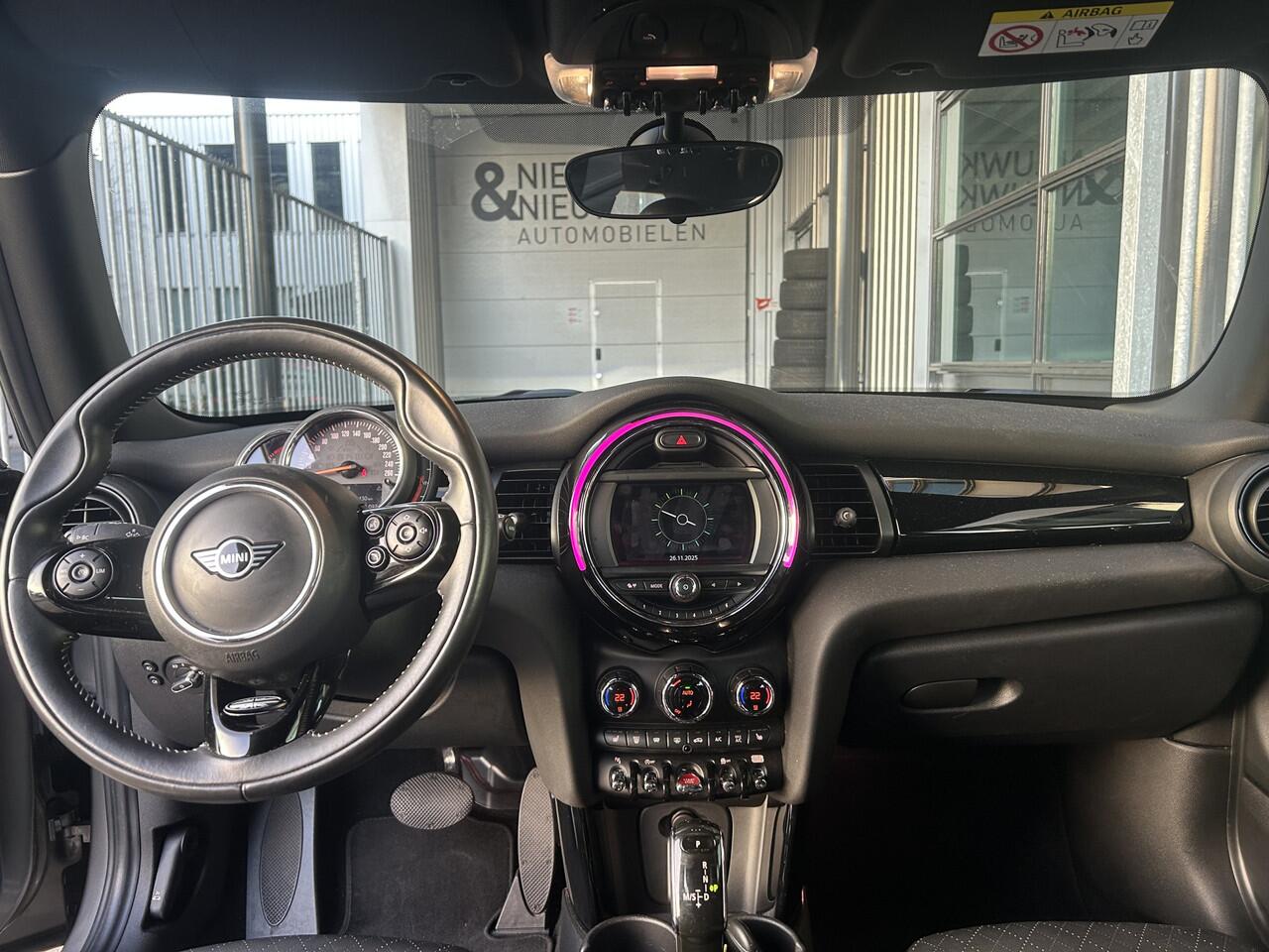 Mini ONE Mini 1.5 Chili | AUTOMAAT | LEDER | CARPLAY/ANDROID | NAVI | CRUISE CONTROL | LMV 17'' | PDC V+A | STOELVERWARMING | CLIMATE CONTROL | LED | BLUETOOTH