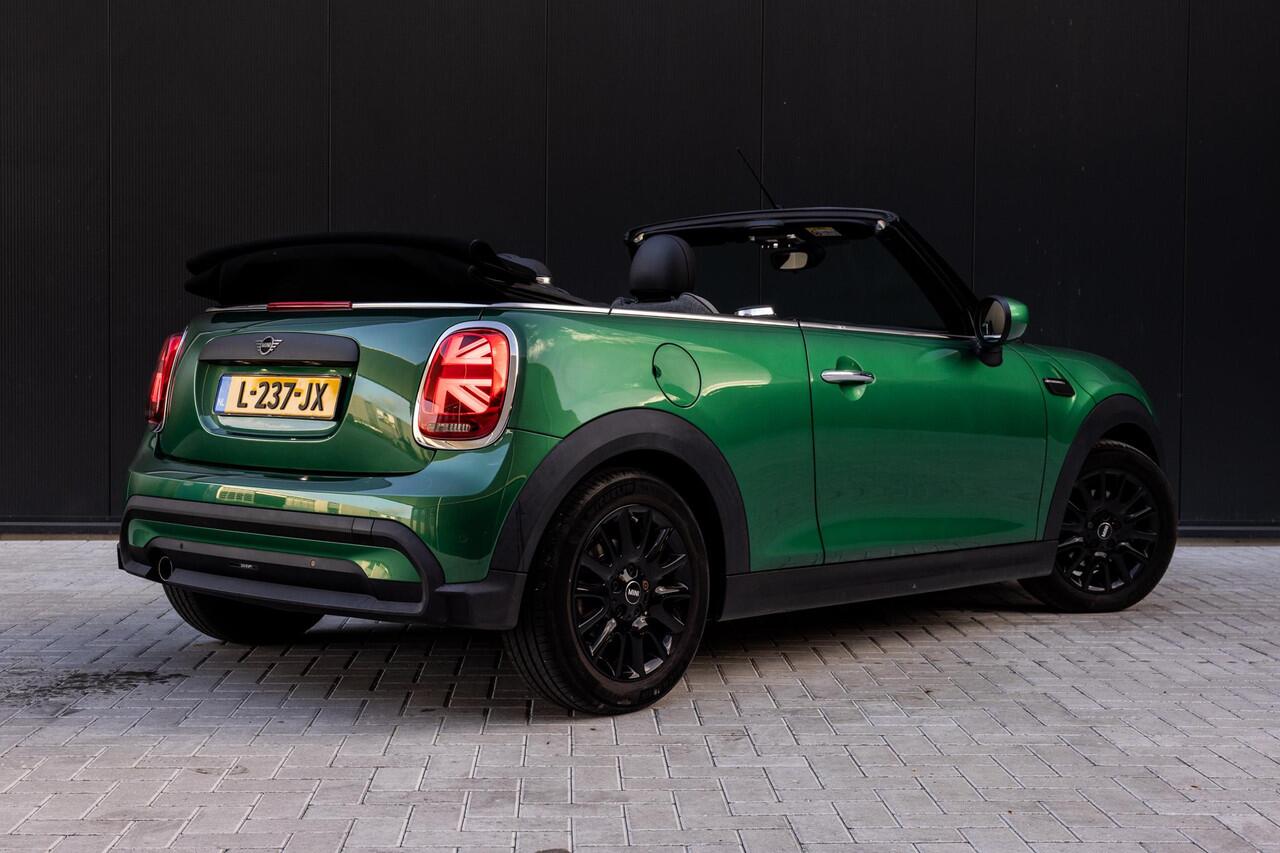 Mini ONE Mini Cabrio 1.5 Classic | LED | DAB | Mini Visueel Boost | Sportstoelen | Zicht-Pakket | Connected Navigation | PDC |