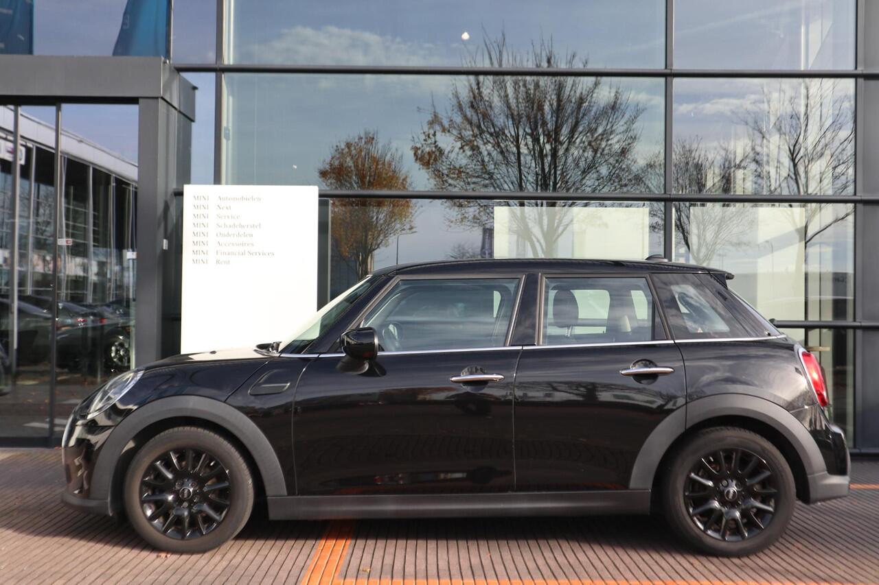 Mini ONE 5-deurs Essential | Airconditioning | Cruise Control | Connected Media Pakket | Regen- en lichtsensor | NEXT