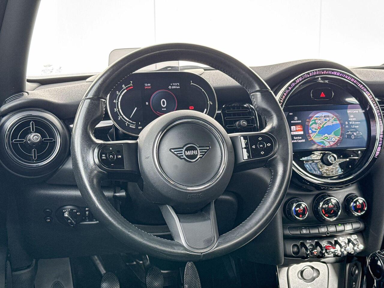Mini ONE 3-deurs Business Edition | Panoramadak | 16 inch