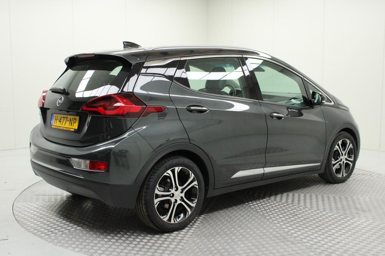 Opel AMPERA Ampera-e Business executive 60 kWh | Accu Pack vervangen | PDC V/A + camera achter | Cruise | Climate | Carplay/AA | Stuurverwarming | Stoelverwarming
