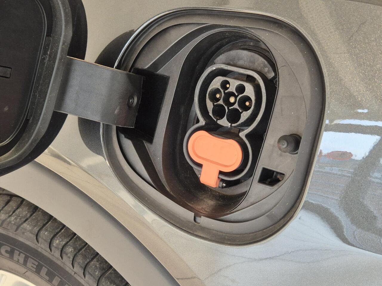 Opel AMPERA Ampera-e Business 60 kWh Apple Carplay | Keyless | Parkeersensoren Voor/Achter | Stoel/Stuurverwarming |