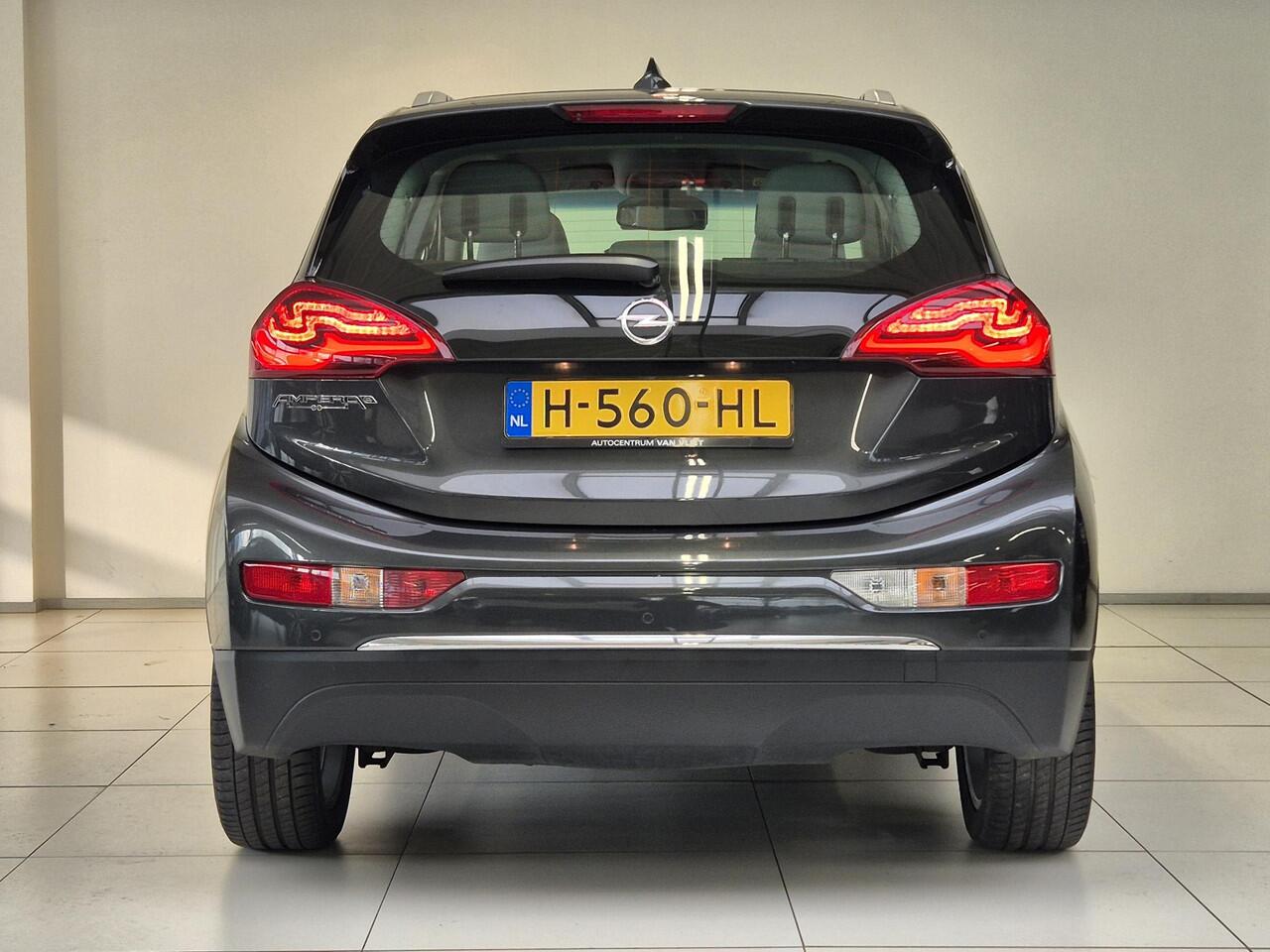 Opel AMPERA Ampera-e Business 60 kWh Apple Carplay | Keyless | Parkeersensoren Voor/Achter | Stoel/Stuurverwarming |