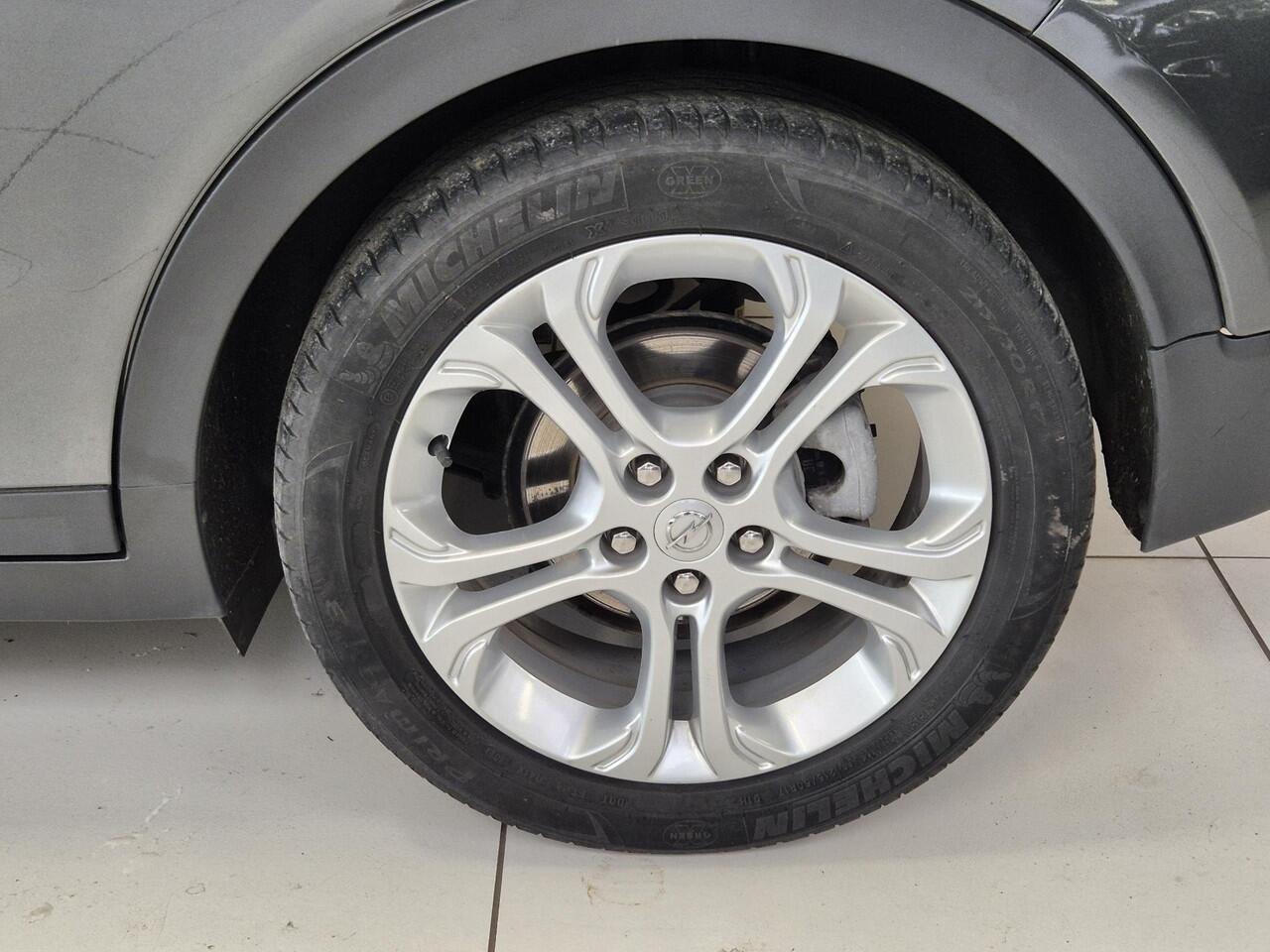 Opel AMPERA Ampera-e Business 60 kWh Apple Carplay | Keyless | Parkeersensoren Voor/Achter | Stoel/Stuurverwarming |