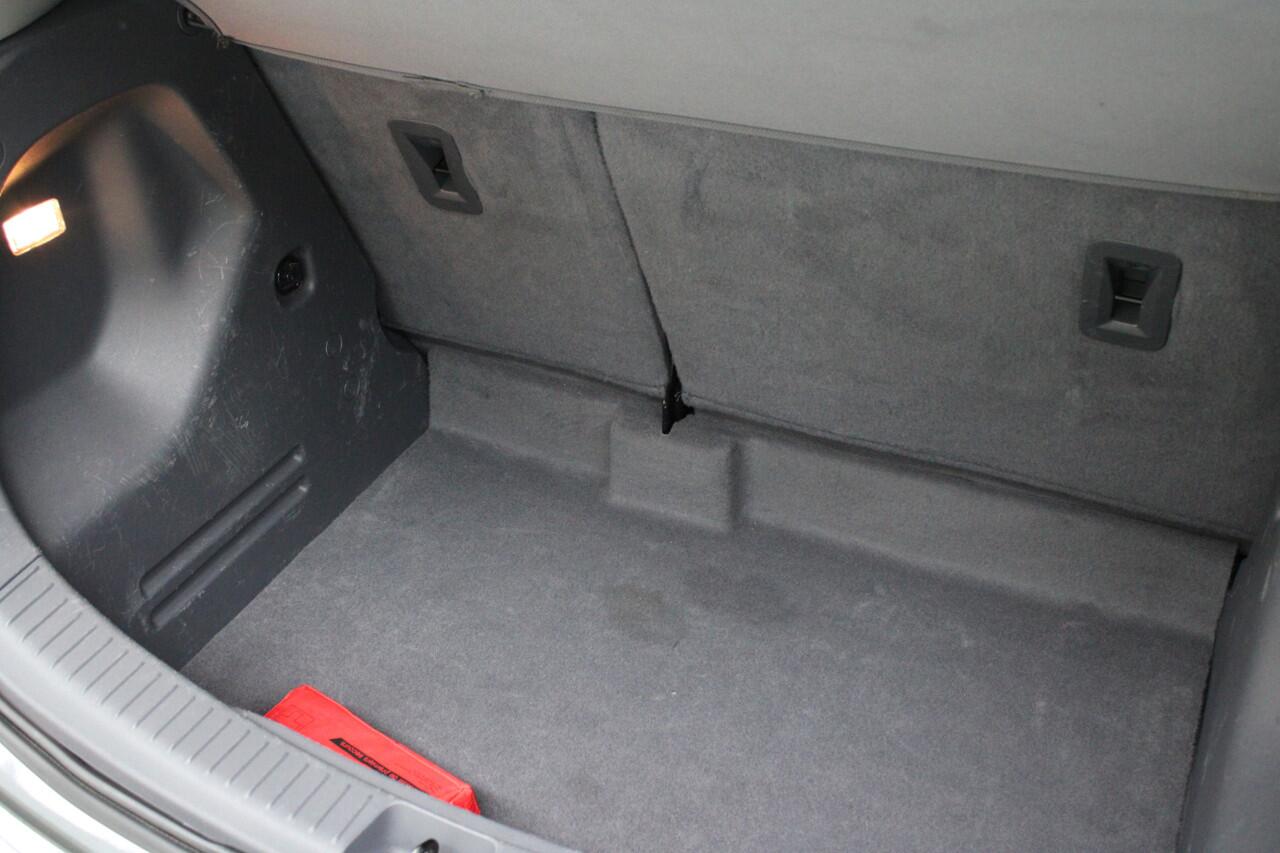 Opel AMPERA Ampera-e Business executive 60 kWh | Accu Pack vervangen | PDC V/A + camera achter | Cruise | Climate | Carplay/AA | Stuurverwarming | Stoelverwarming