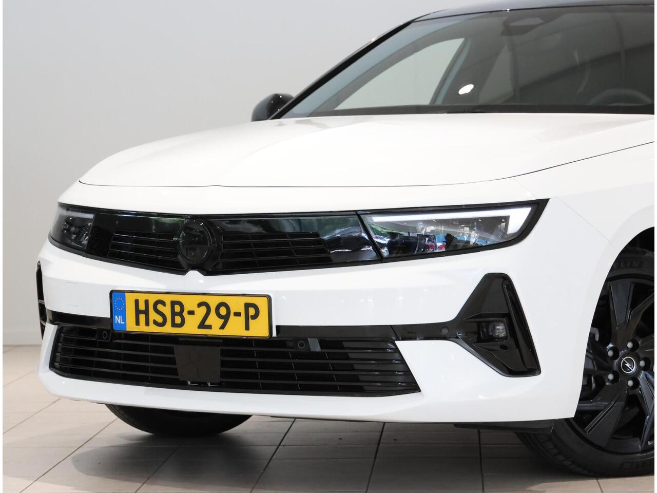 Opel ASTRA 1.2 GS 130PK Automaat | AppleCarPlay/AndroidAuto | Alcantara | 360°Camera | Keyless Entry&Start | Navigatie | Stoel/Stuur verwarmd | AGR Stoelen | Adaptive Cruise Control | Two-tone | Isofix | Privacy Glass |