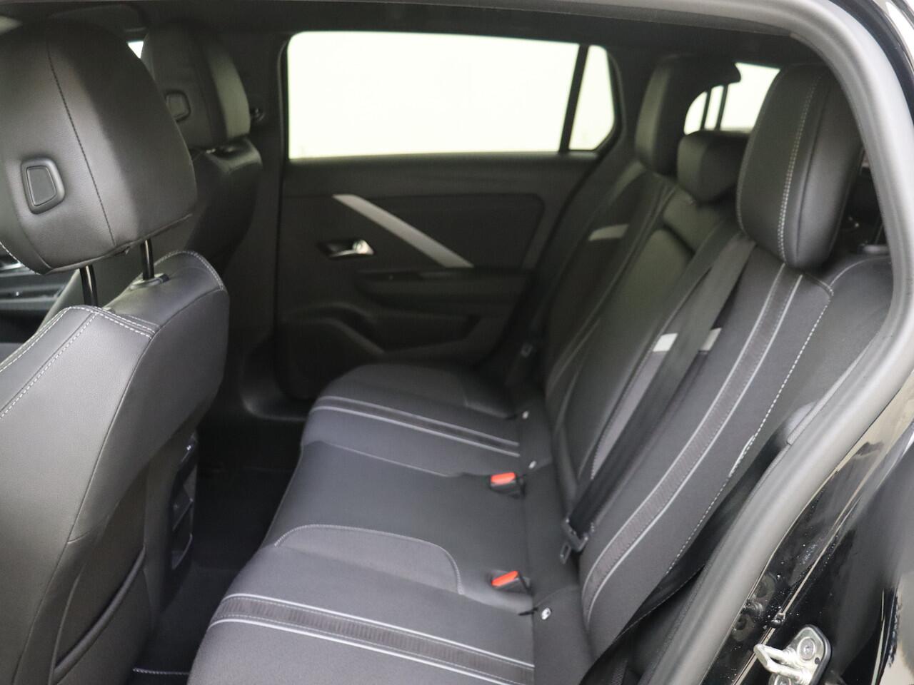 Opel ASTRA Sports Tourer 1.2 Turbo GS TREKHAAK !!!