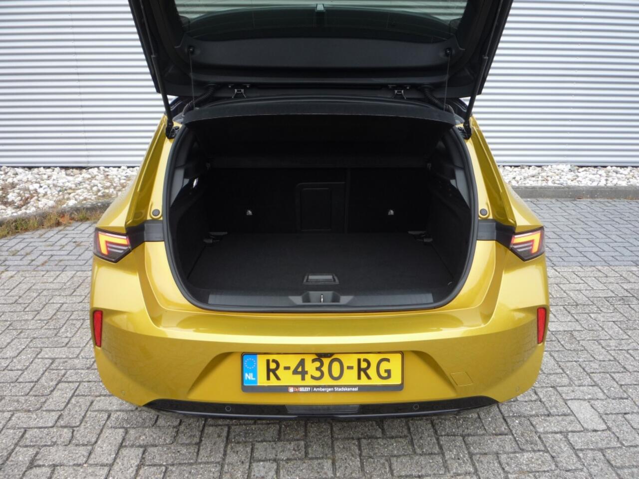 Opel ASTRA 1.2 Turbo (130Pk) Ultimate Intro Schuif/Kantel Navi Géén Aflever