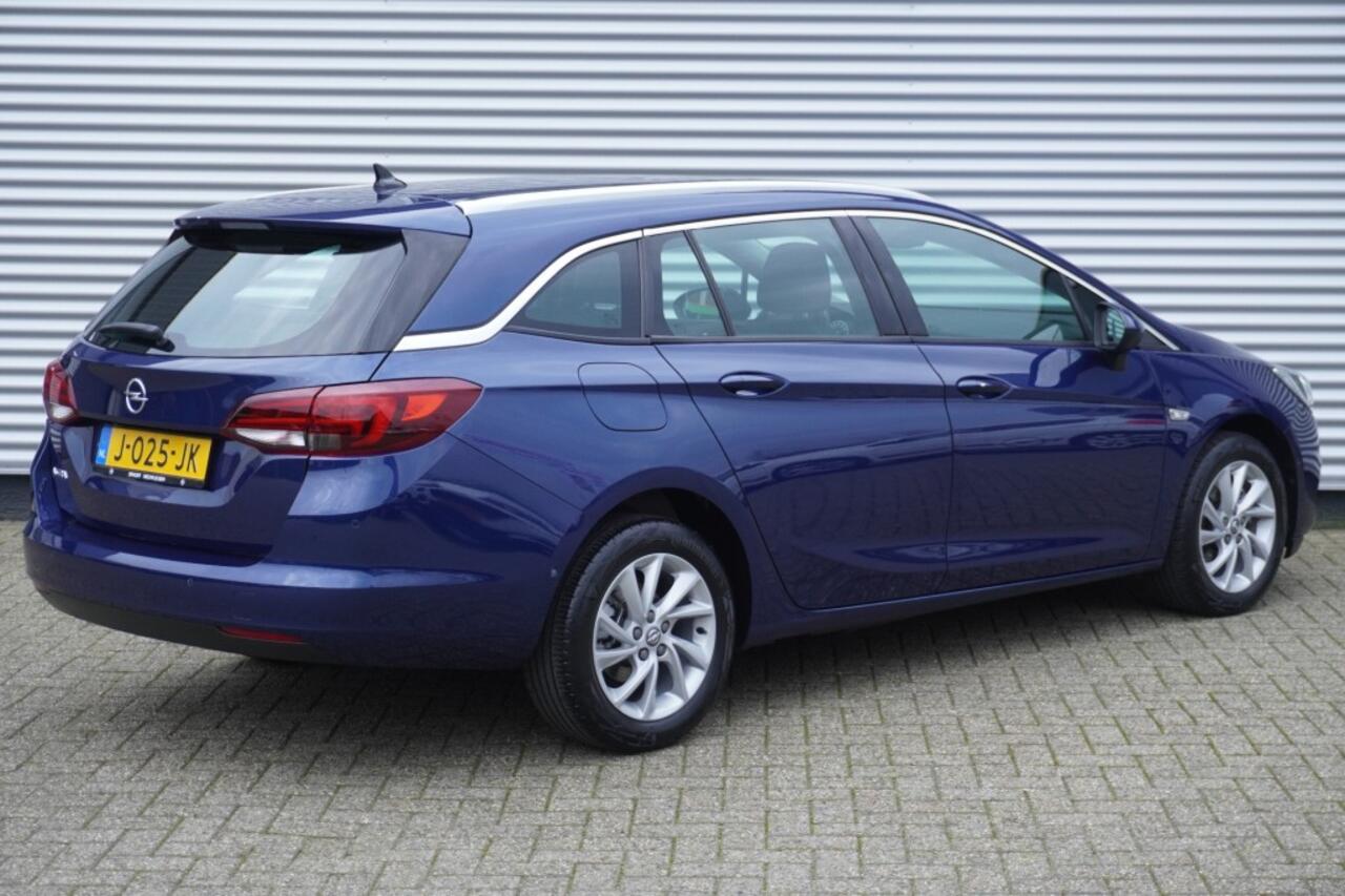 Opel ASTRA Sports Tourer 1.2 Turbo Elegance / Camera / AGR / Navi / LED