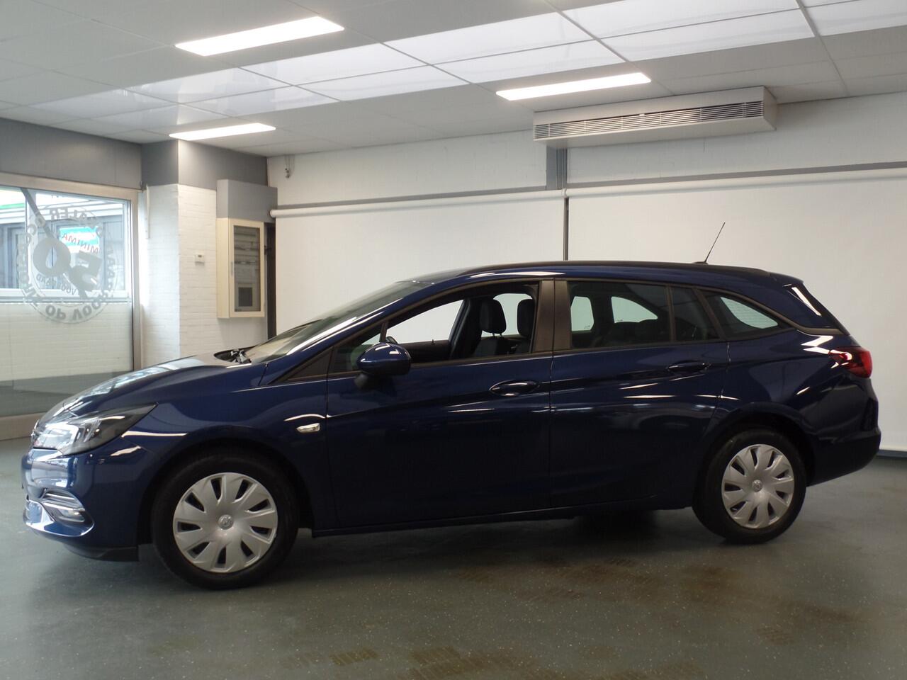 Opel ASTRA Sports Tourer 1.2 Business Executive Apple Carplay, Achteruitrijcamera, Clima controle, Cruise controle, Elek ramen V/A, Led verlichting, PdcV/A, Nederlandse auto!! Bovag afleverpakket 695,-