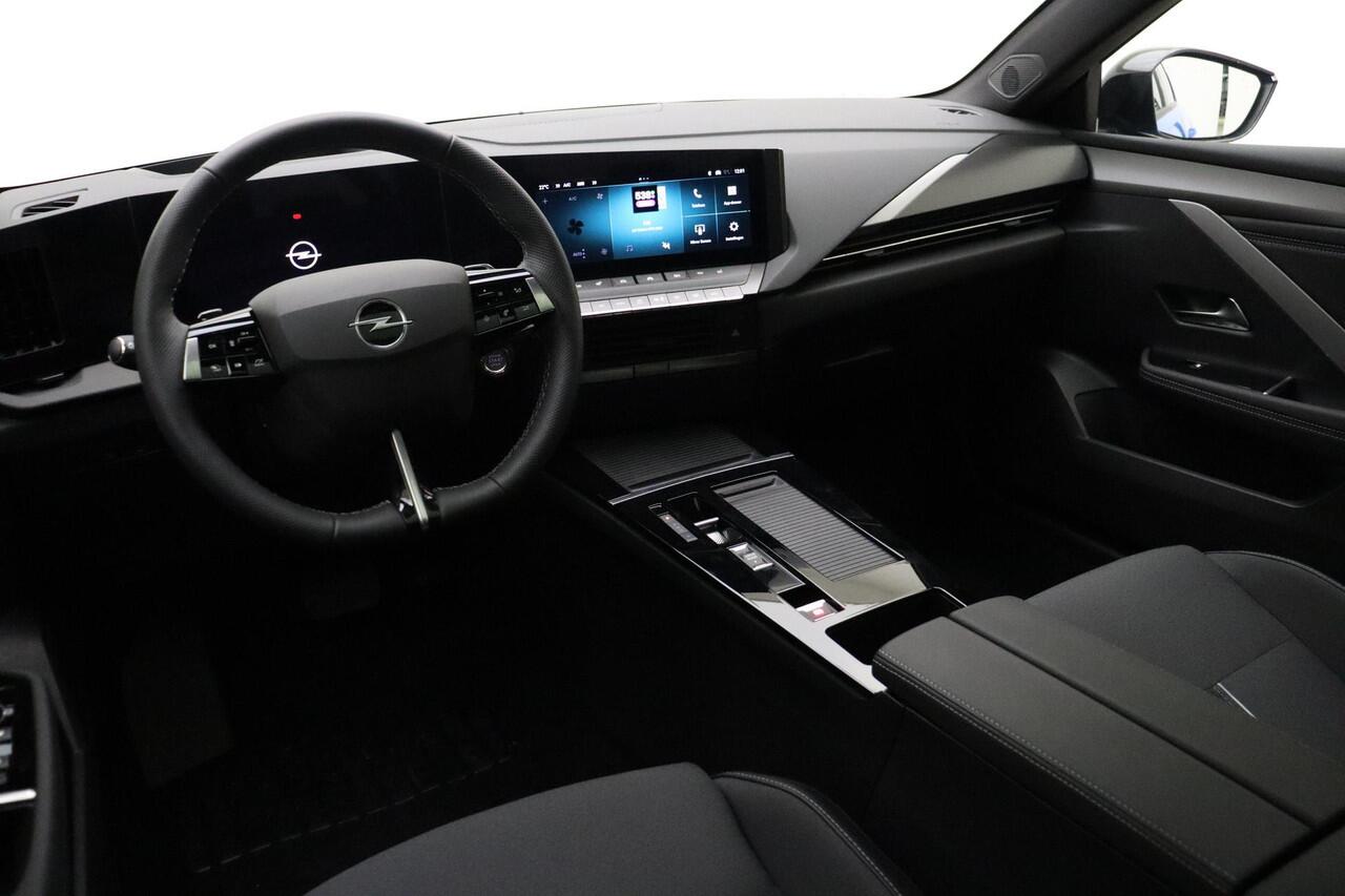 Opel ASTRA Sports Tourer 1.2 Turbo Hybrid GS Ultimate | ¤ 6.200 ACTIEKORTING! | Navigatie | 18"Lichtmetalen velgen | Elektrisch Panoramadak | Keyless | Stoel & Stuurverwarming | Camera | Climate control