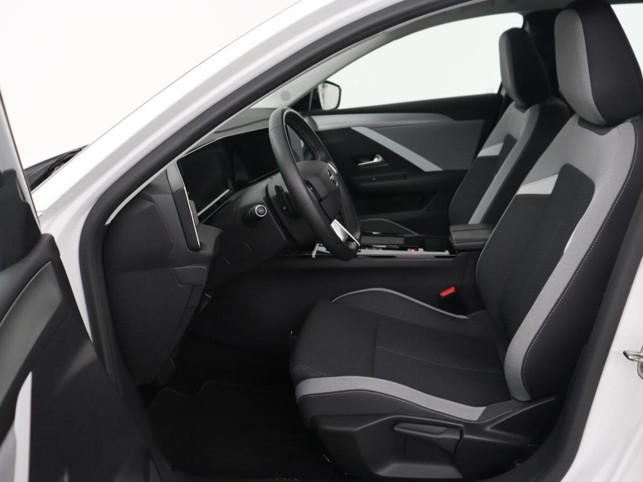 Opel ASTRA 1.6 Hybrid Edition | Trekhaak | Adaptive cruise | Carplay | Full LED | Parkeerhulp | Digital Cockpit | DAB | Keyless start