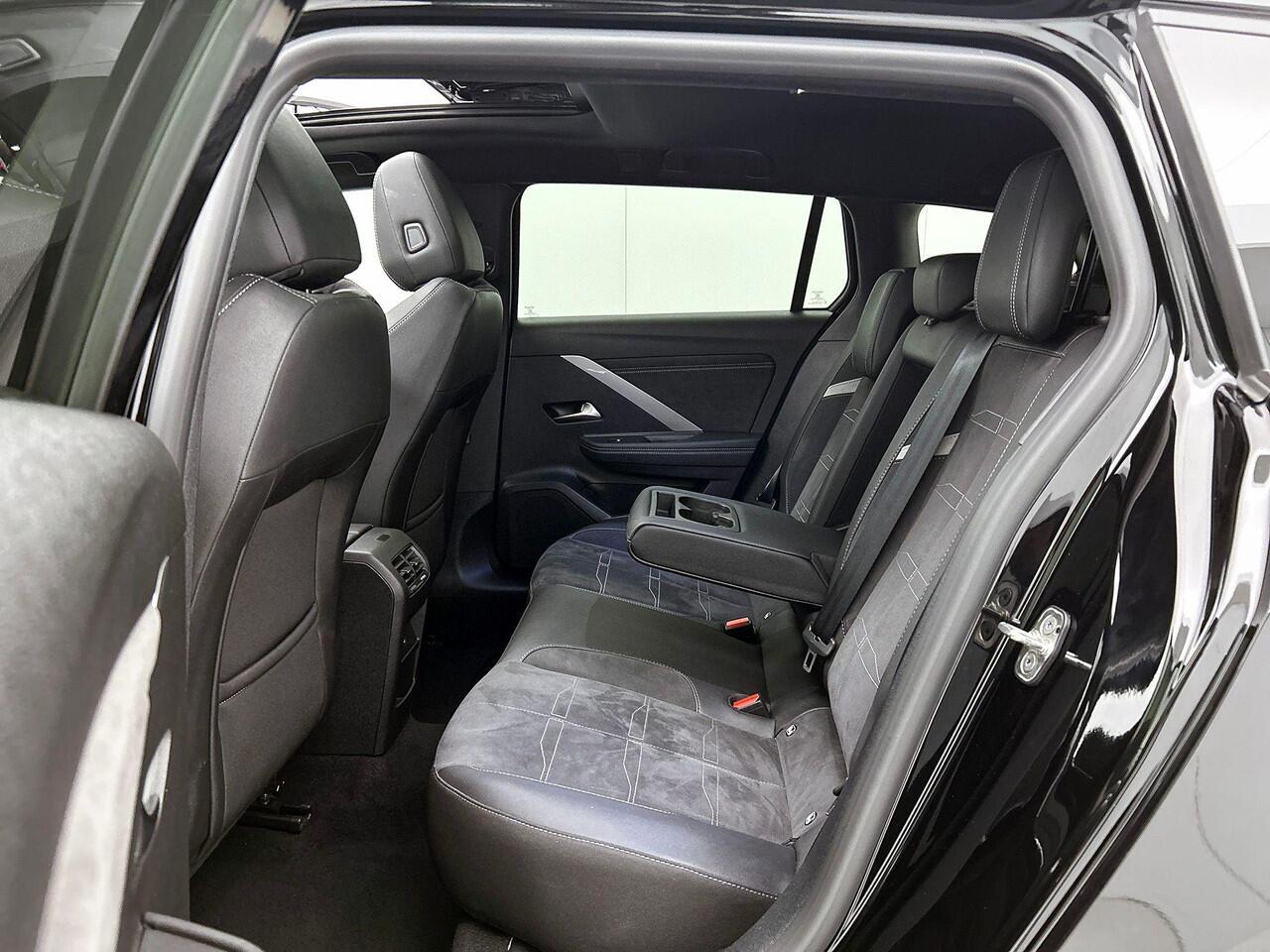 Opel ASTRA Sports Tourer 1.2T 130PK Ultimate PANO | HEAD-UP | AD-CRUISE | LED | CARPLAY