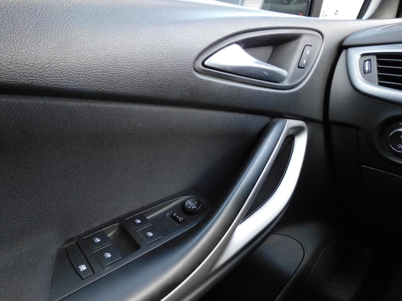 Opel ASTRA 1.4 Turbo 120 Jaar Edition 1e EIGENAAR! TOPSTAAT! FULLMAP NAVI! BLUETOOTH! CRUISE! CLIMA! LM VELGEN!