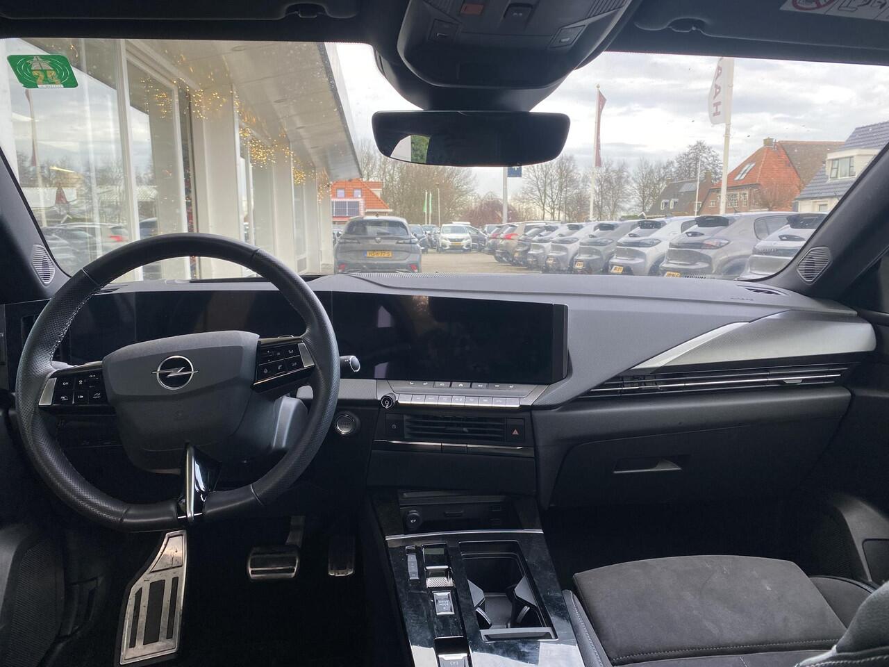 Opel ASTRA Sports Tourer 1.2T 130pk Automaat Ultimate | Schuif/-kanteldak| Navigatie | 360 Camera | AGR Comfortstoelen| Stuur & Stoel Verwarming |