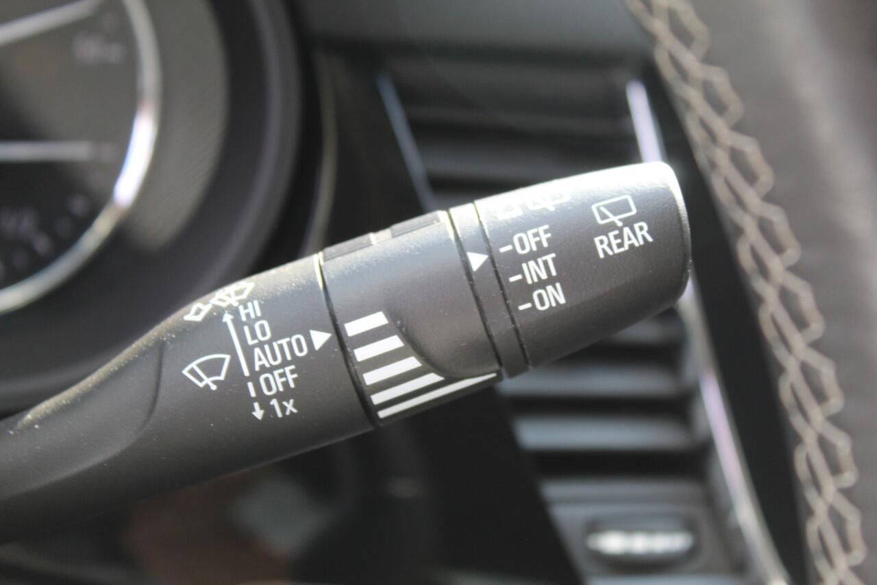 Opel ASTRA Sports Tourer 1.2 110pk Elegance Climate control , Camera , Cruise control , Stoel en stuur verwarming Bluetooth , LED dagrijverlichting ,