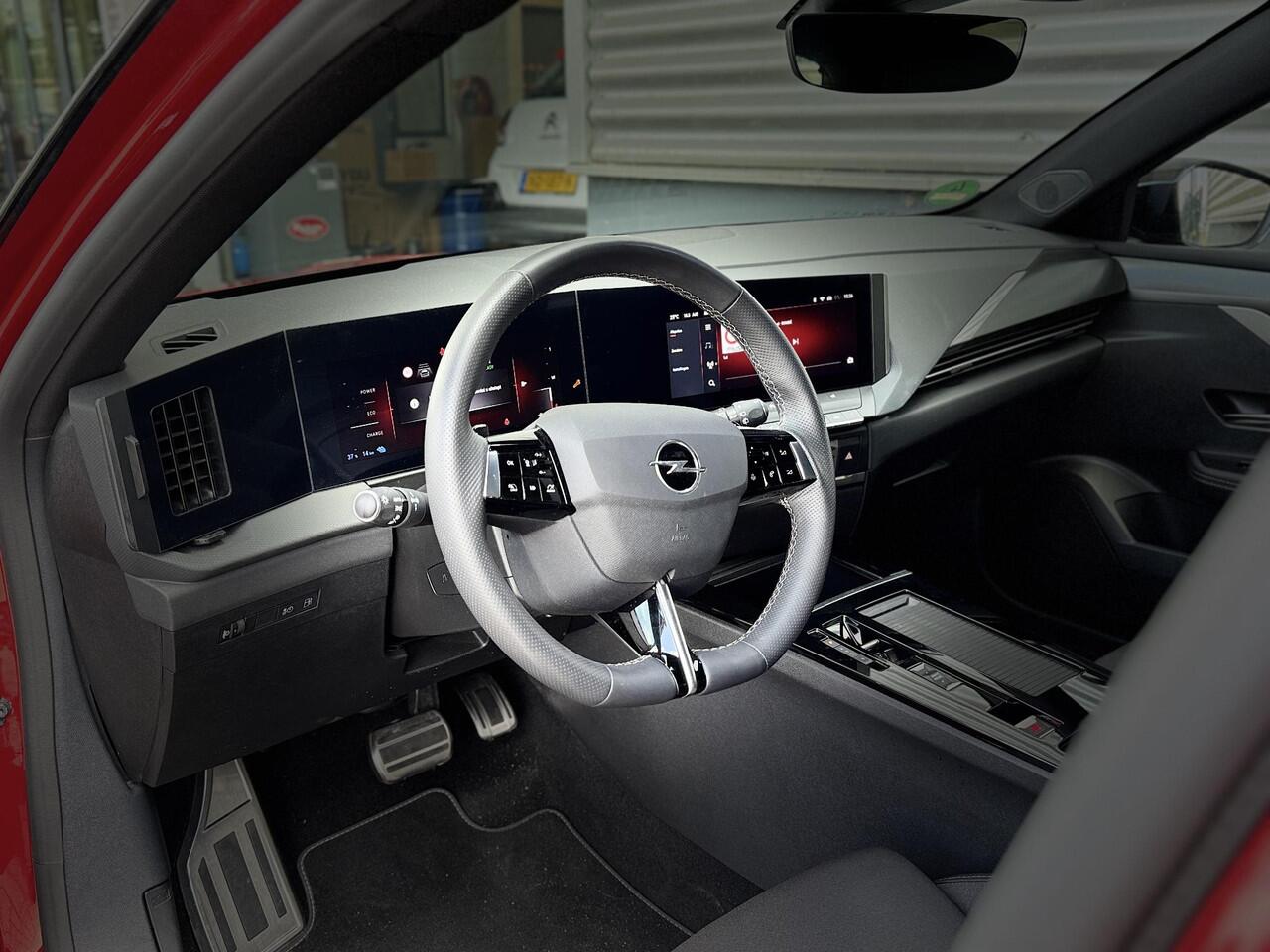 Opel ASTRA GS 1.6 HYbrid PHEV 180pk e-EAT8 | BLACK PACK | AGR-STOEL | 360° CAMERA | APPLE CARPLAY / ANDROID AUTO | WINTER PACK | ISOFIX |