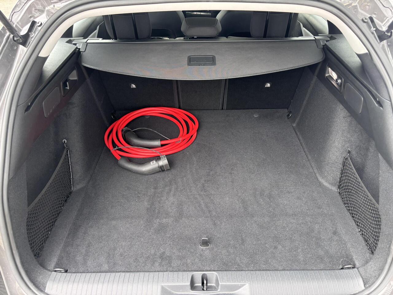 Opel ASTRA ST Edition 1.6 Turbo 180pk HYbrid e-EAT8 | TREKHAAK | ADAPTIVE CRUISE | 180° CAMERA | DRAADLOOS LADEN | 17 INCH | FULL LED | ISOFIX |