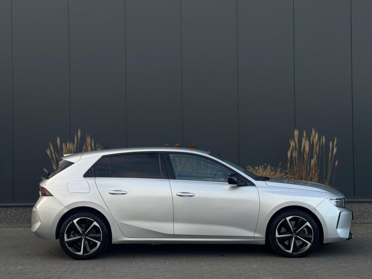 Opel ASTRA 1.6 Hybrid Elegance M23 NAVI ACC ECC 360 CAMERA LED SPORTVELGEN