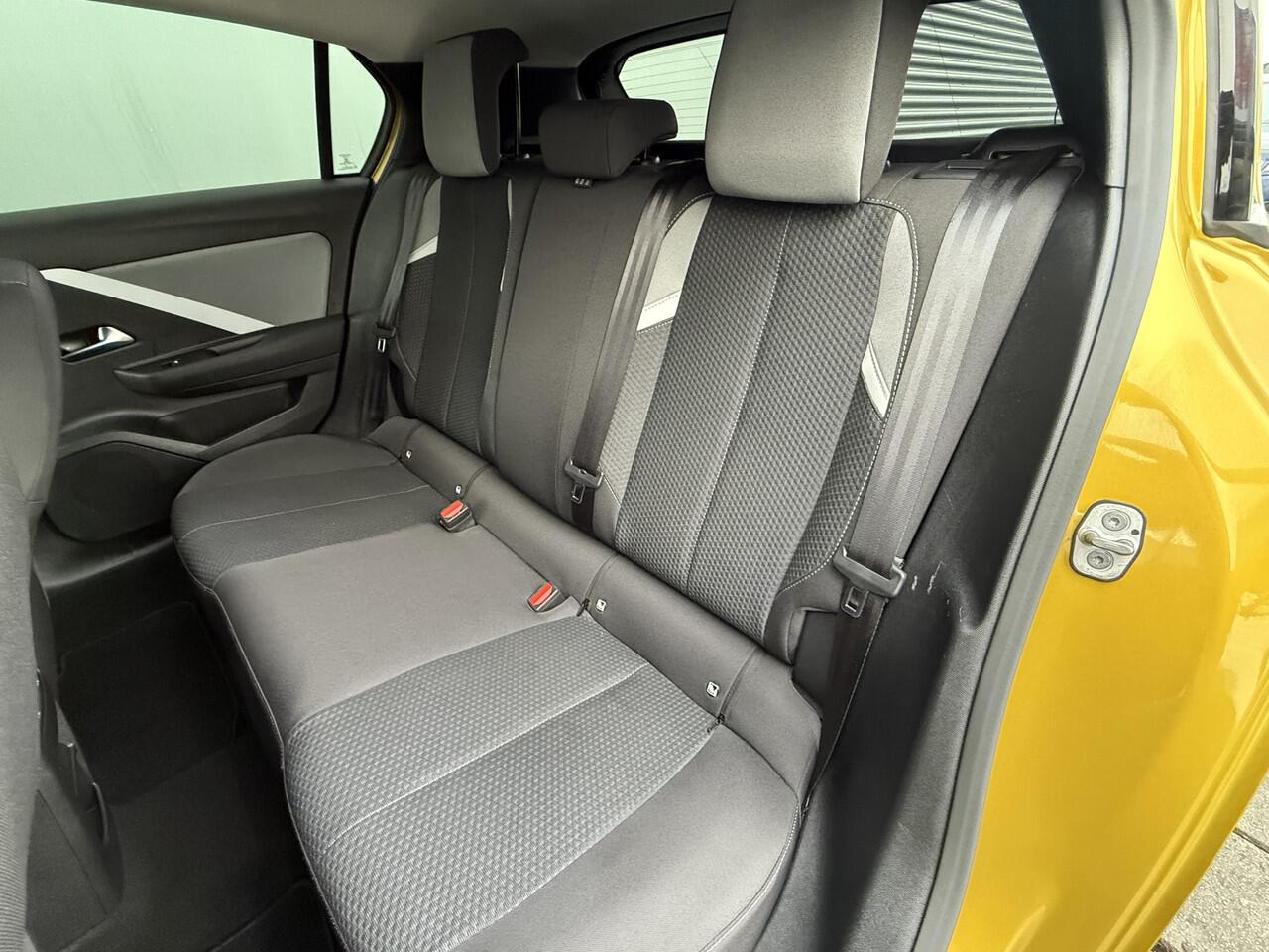 Opel ASTRA BWJ 2022 | 1.2 131PK Business Edition | CLIMA | NAVI | STOELVERW | PRIVACY GLASS | CAMERA A |