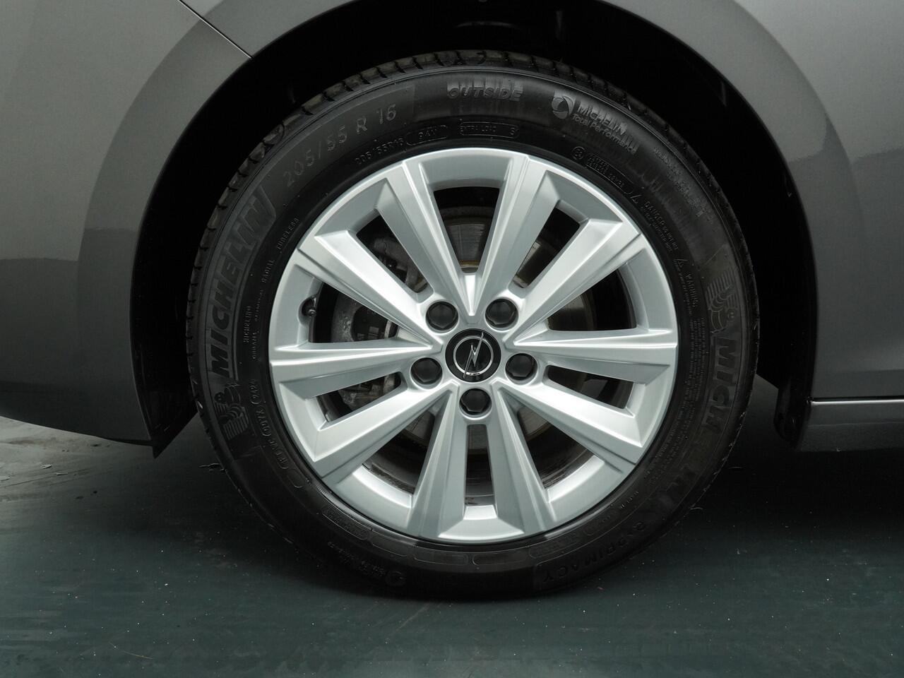 Opel ASTRA Sports Tourer 1.2 T Edition Camera / Navi / Clima / Stoelverwarming