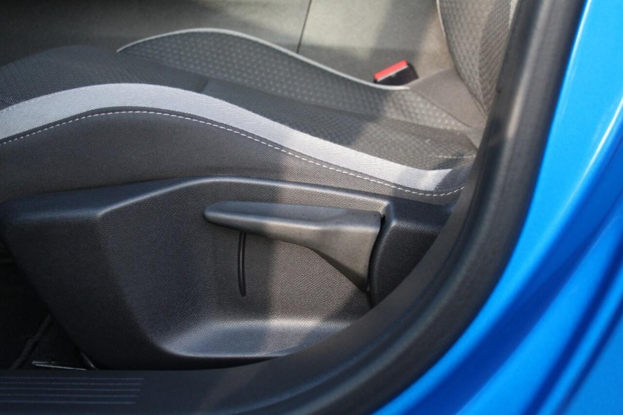 Opel ASTRA 1.2 Edition, Navi, Lichtm. velgen, Cruise, PDC