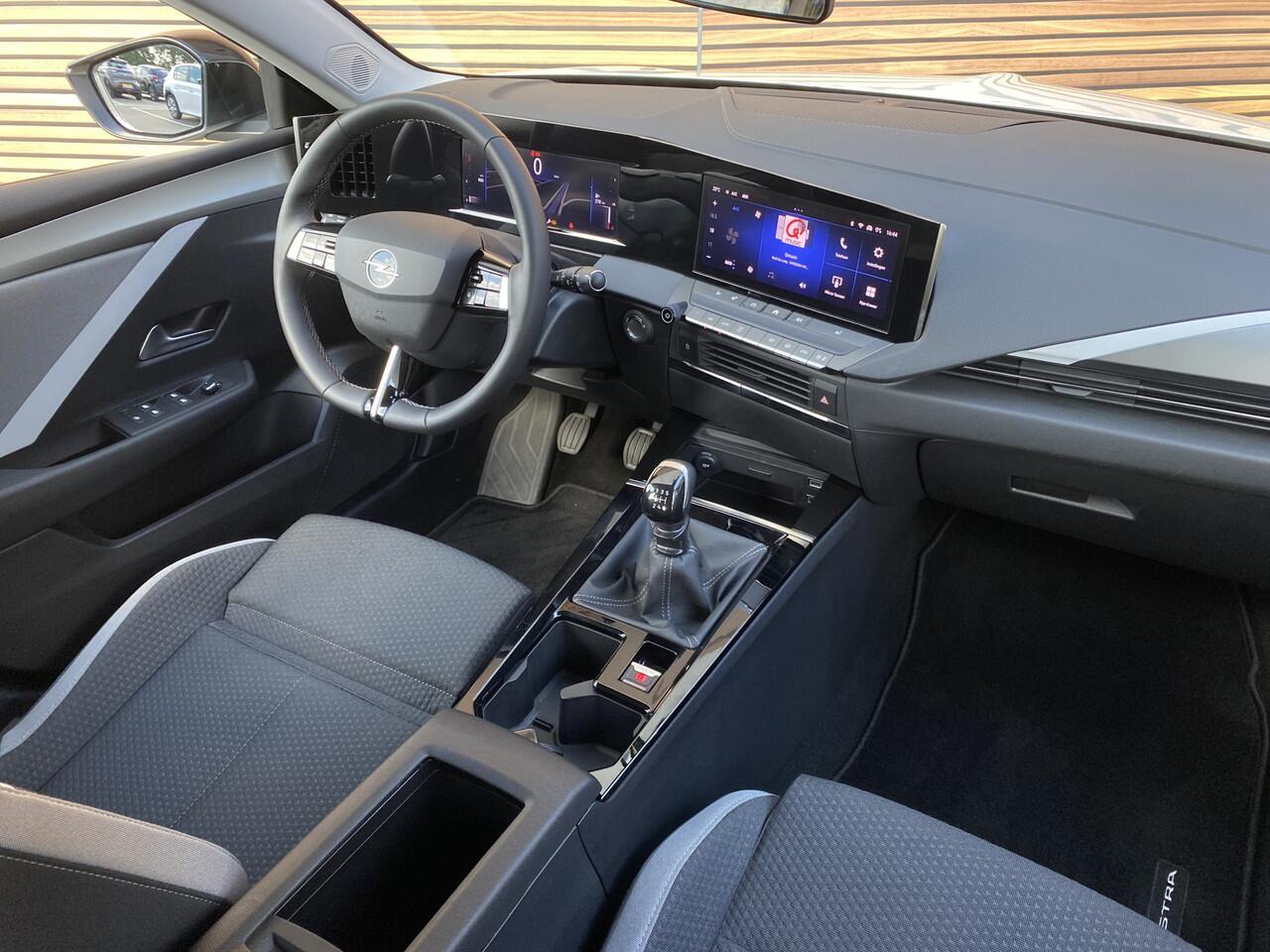 Opel ASTRA 1.2 Level 2 Navigatie / Keyless / Parkeerhulp v+a