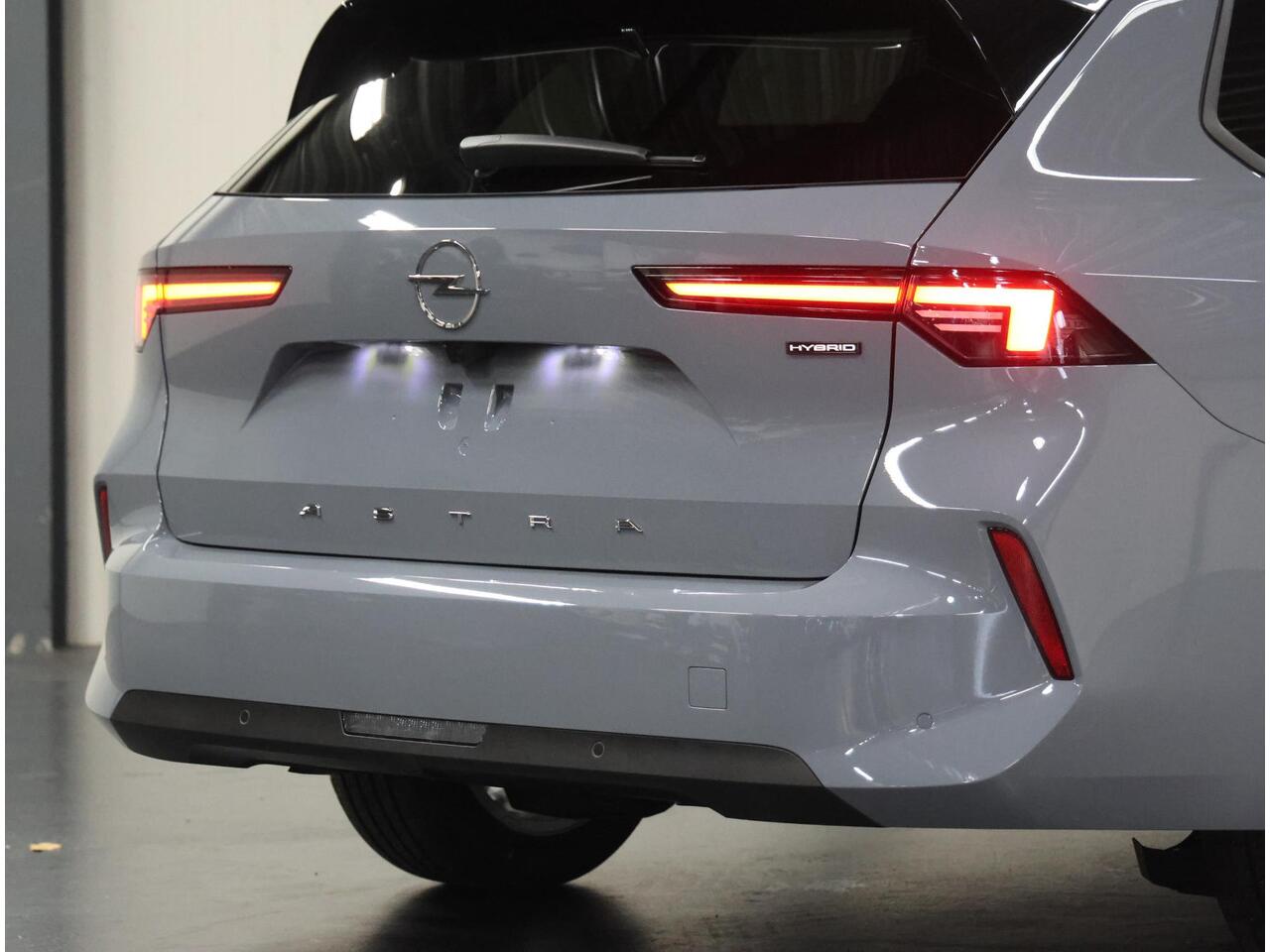 Opel ASTRA Sports Tourer 1.2 Turbo Hybrid Business Edition | AUTOMAAT | AppleCarplay/AndroidAuto | Navigatie | CruiseControl | Camera | Parkeersensoren | AGR Stoel | Stoel/Stuur verwarming |